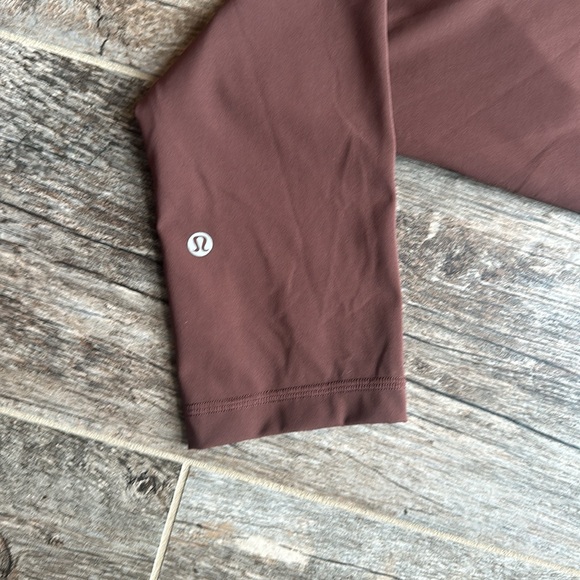 Lululemon leggings size 4 - Picture 4 of 9